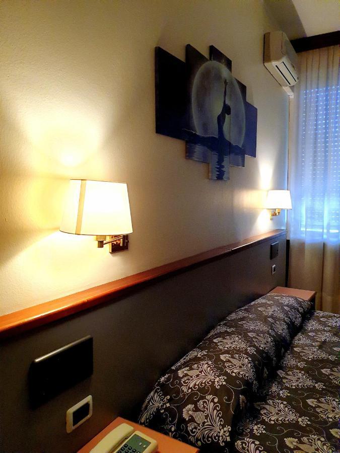 H&L Hotel Cinisello Balsamo Eksteriør billede